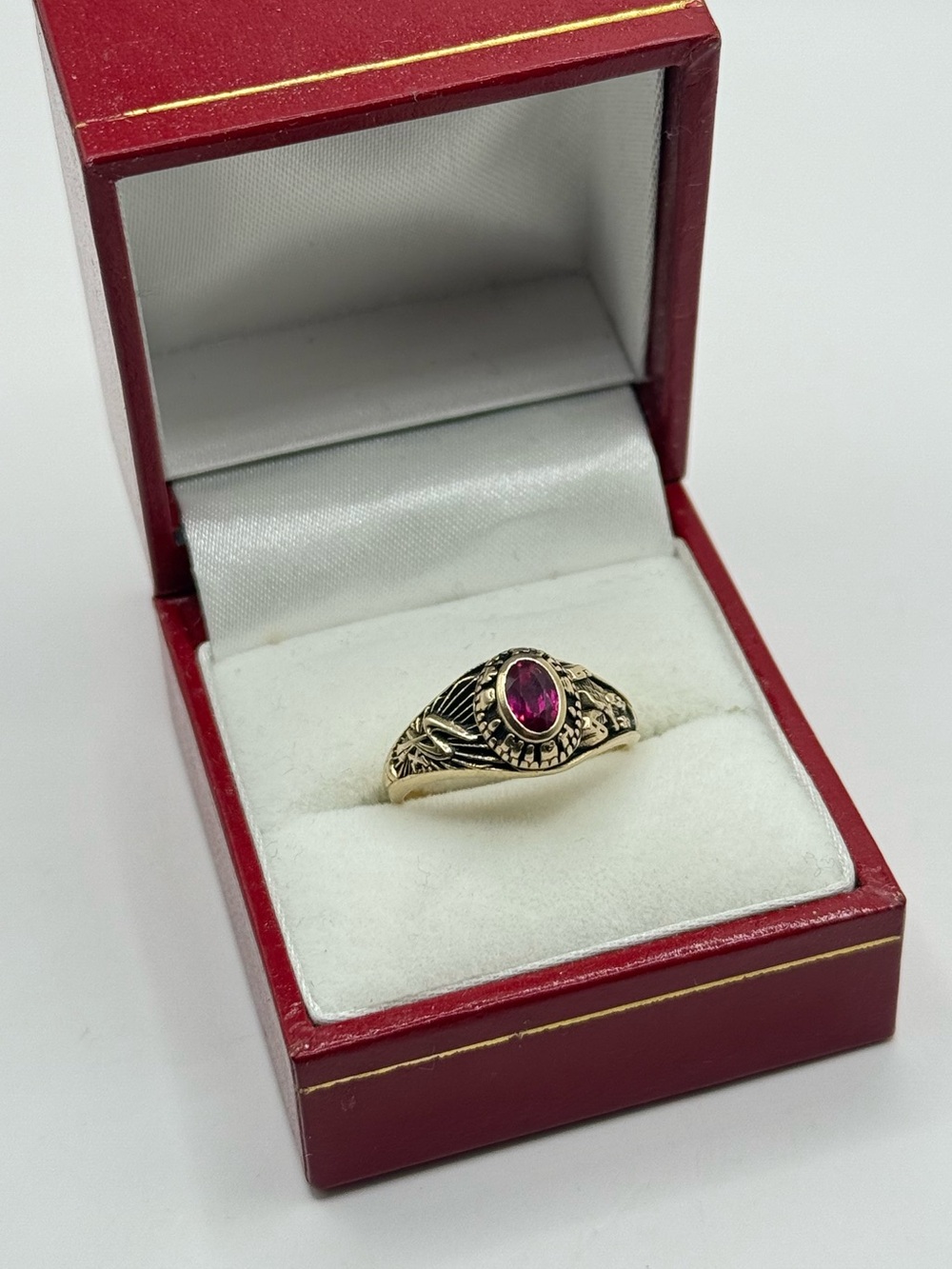Vintage 1989 Class Ring 10k gold with ruby Stone size 6.8 | 4.12 grams - Picture 3 of 7